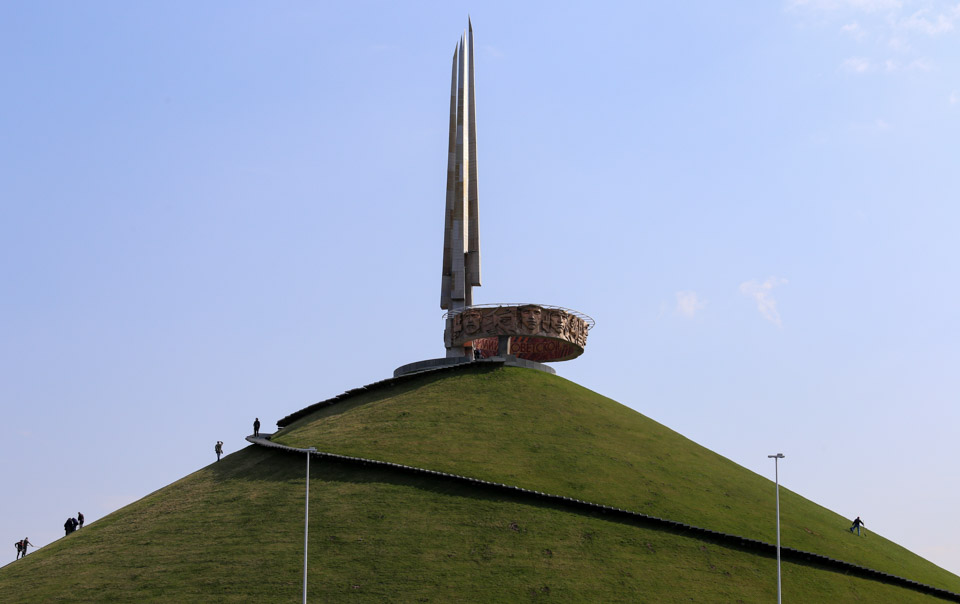 Курган сколько лет. Курган славы Беларусь. Мемориальный комплекс славы.