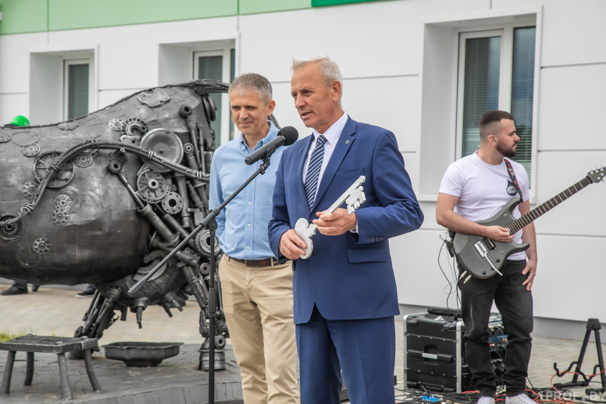 НОВЫЙ МОЛОЧНО-ТОВАРНЫЙ КОМПЛЕКС ОТКРЫЛИ В ЛОГОЙСКОМ РАЙОНЕ - Минское  областное объединение профсоюзов