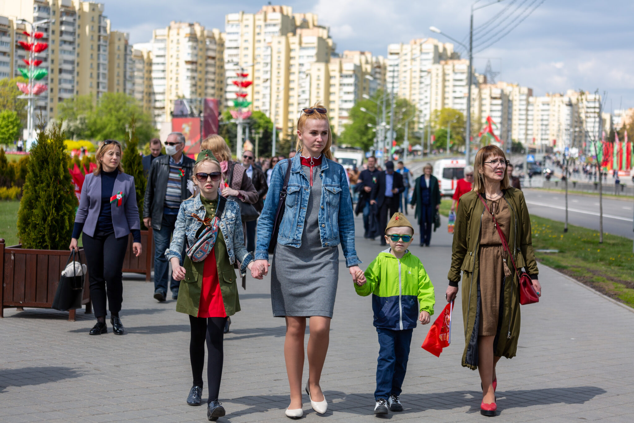 Большие выходные в беларуси. Май в городе. Беларусь. Майские праздники. Майские праздники в Белоруссии 2022. 1 Мая.