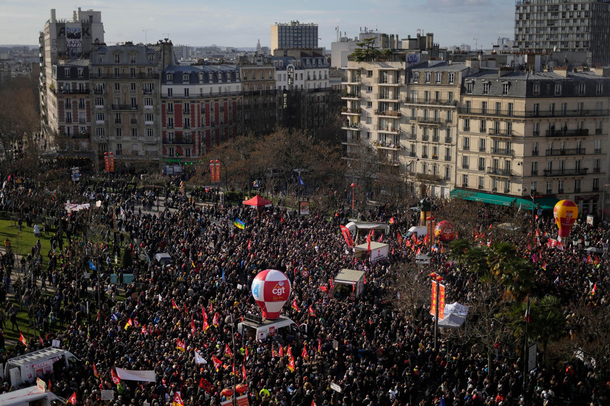 митинги в париже